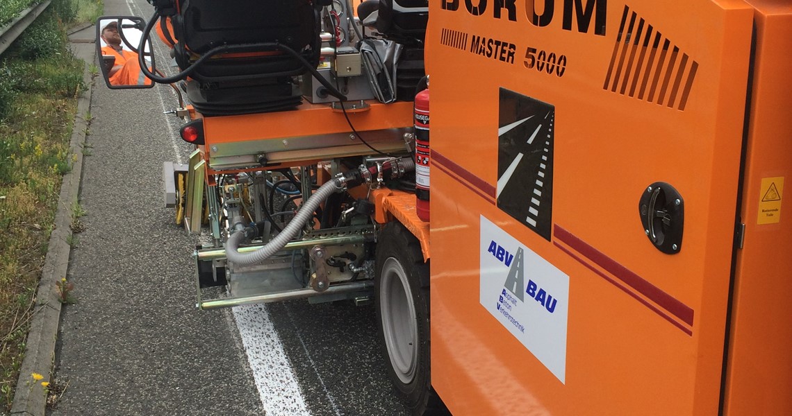Borum road marking equipment for agglomerate markings